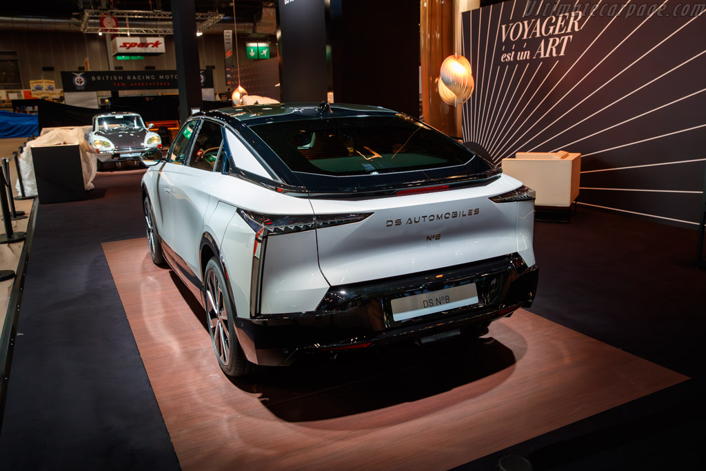 Automobiles DS No 8   - 2025 Retromobile