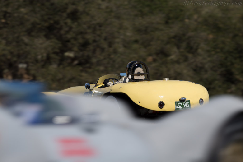 Old Yeller Mark II - Chassis: 2 - Driver: Ernie Nagamatsu - 2015 Monterey Motorsports Reunion