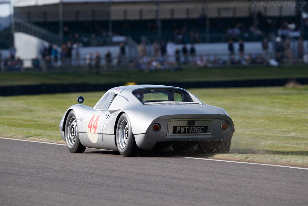 Porsche 904 GTS - Chassis: 904-201 - Entrant: David Clark - Driver: David Clark / Brian Redman - 2018 Goodwood Revival