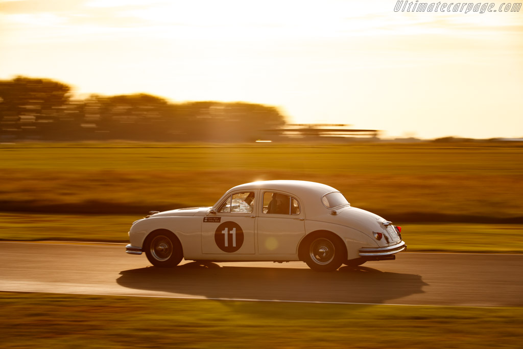 Jaguar Mk1 - Chassis: 975204 - Entrant / Driver Simon Lewis - 2023 Goodwood Revival