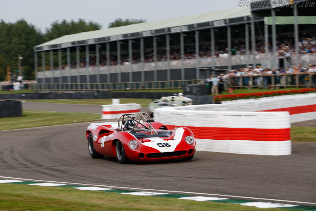 Lola T70 Spyder Chevrolet  - Entrant: Nigel Griffiths - Driver: Ewen Sergison - 2023 Goodwood Revival