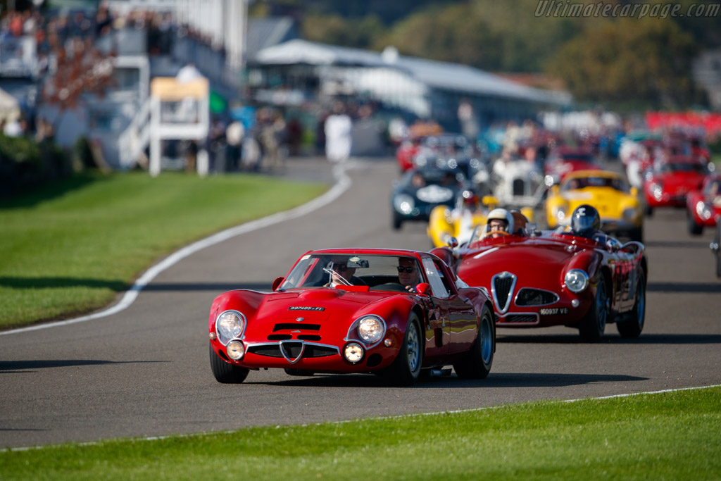 Alfa Romeo TZ2 - Chassis: AR750113 - Driver: Simon Kidston - 2025 Goodwood Revival