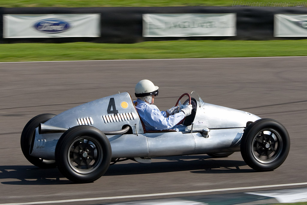 Moss won at the very first Goodwood meeting in a Cooper F3   - 2008 Goodwood Revival