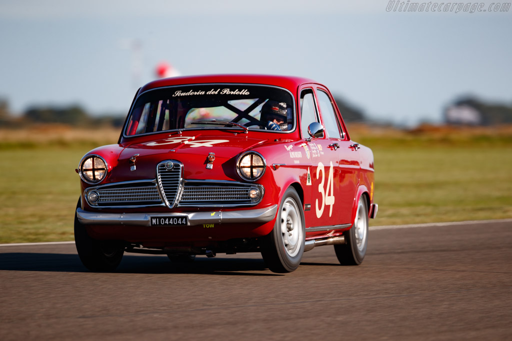 Alfa Romeo Giulietta TI - Chassis: 10129-227222 - Entrant: Geoff Gordon - Driver: Emanuele Pirro / Richard Meaden - 2019 Goodwood Revival