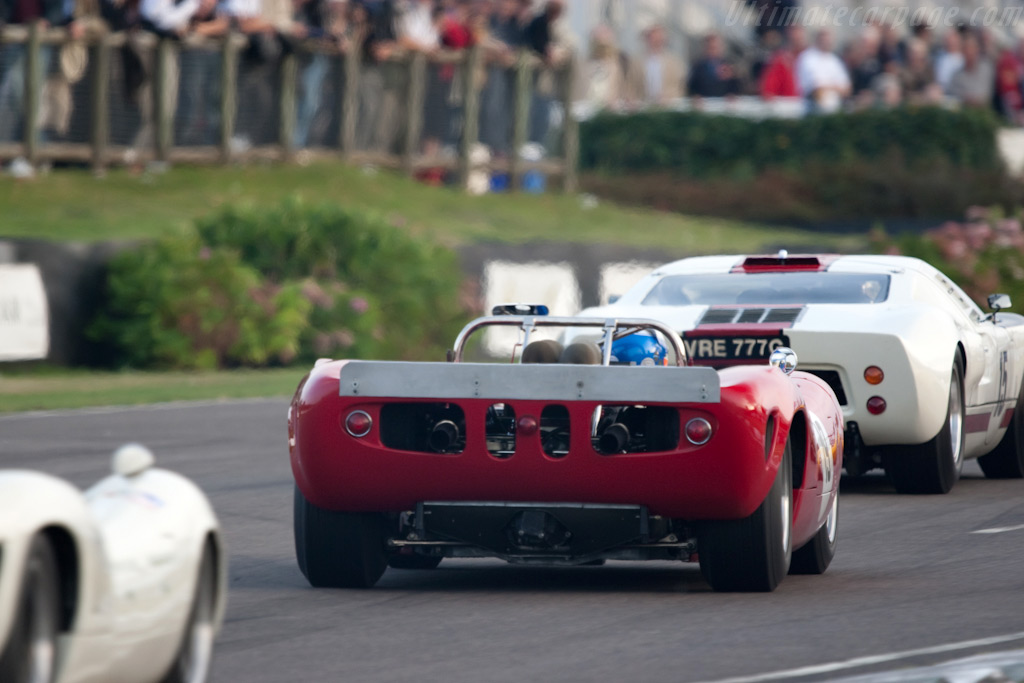 Lola T70 Mk II - Chassis: SL71/43  - 2009 Goodwood Revival