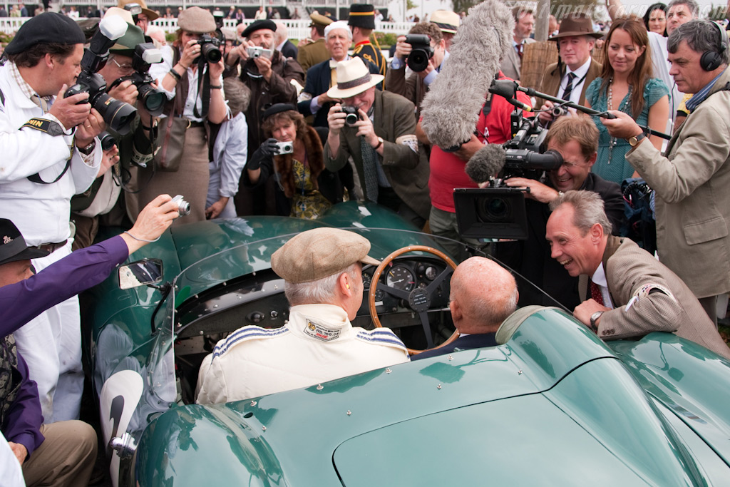 Sir Stirling swamped by journalists   - 2009 Goodwood Revival