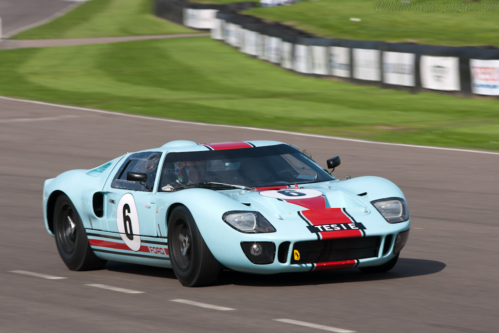 Ford GT40 - Chassis: GT40P/1025 - Driver: Shaun Lynn - 2010 Goodwood Revival