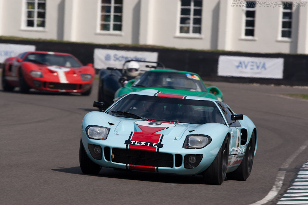 Ford GT40 - Chassis: GT40P/1025 - Driver: Shaun Lynn - 2011 Goodwood Revival