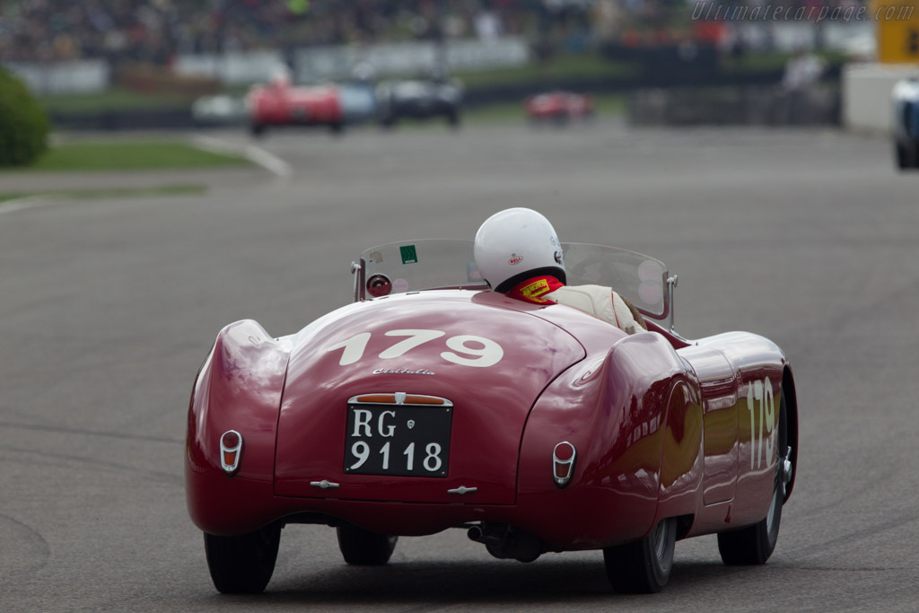 Cisitalia 202 SMM - Chassis: 021 SMM - Driver: Ian Dalglish - 2013 Goodwood Revival