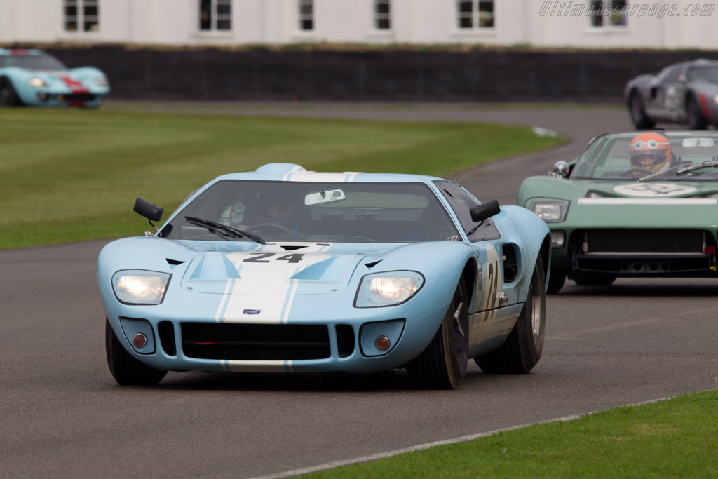 Ford GT40  - Entrant: Alain Schlesinger - Driver: Alain Schlesinger / Yves Courage - 2013 Goodwood Revival
