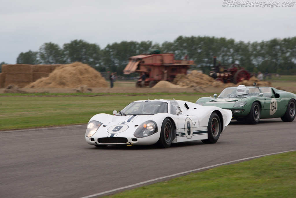 Ford Mk IV - Chassis: J-9 - Entrant: Tom Shaughnessy - Driver: Robs Lamplough / Justin Law - 2013 Goodwood Revival