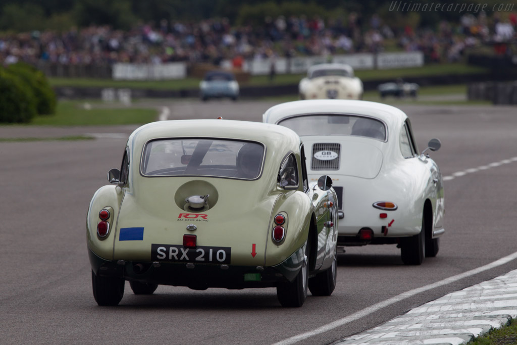 MGA Twin Cam Le Mans - Chassis: YD3-627S - Entrant: Stephen Dixon - Driver: Rae Davis - 2013 Goodwood Revival