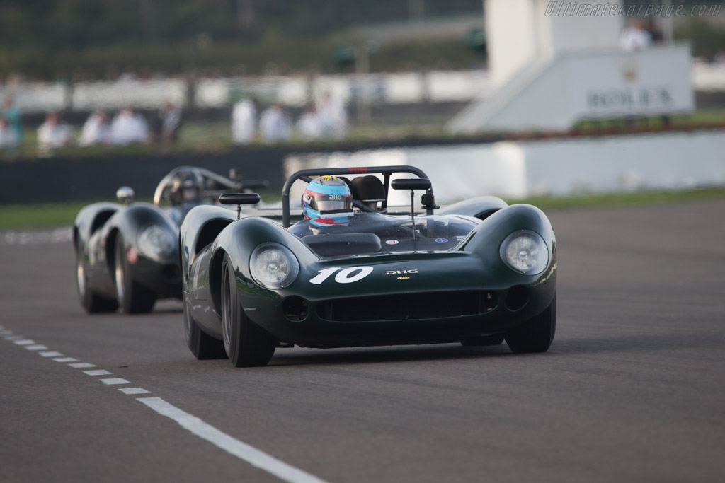Lola T70 Spyder - Chassis: SL70/11 - Driver: David Hart - 2014 Goodwood Revival