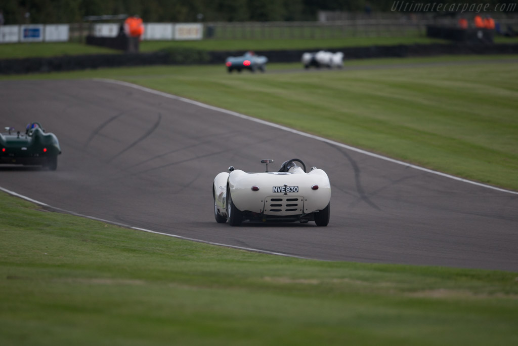 Lister Knobbly Chevrolet - Chassis: BHL 110 - Driver: Roberto Giordanelli - 2015 Goodwood Revival