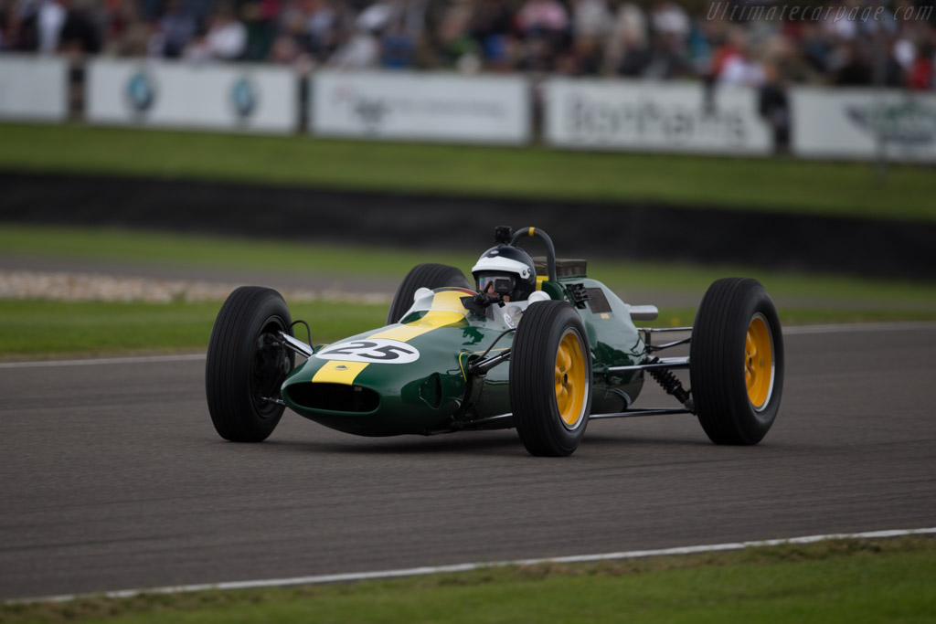 Lotus 25 Climax - Chassis: R3 - Entrant: Classic Team Lotus - Driver: Dario Franchitti - 2015 Goodwood Revival