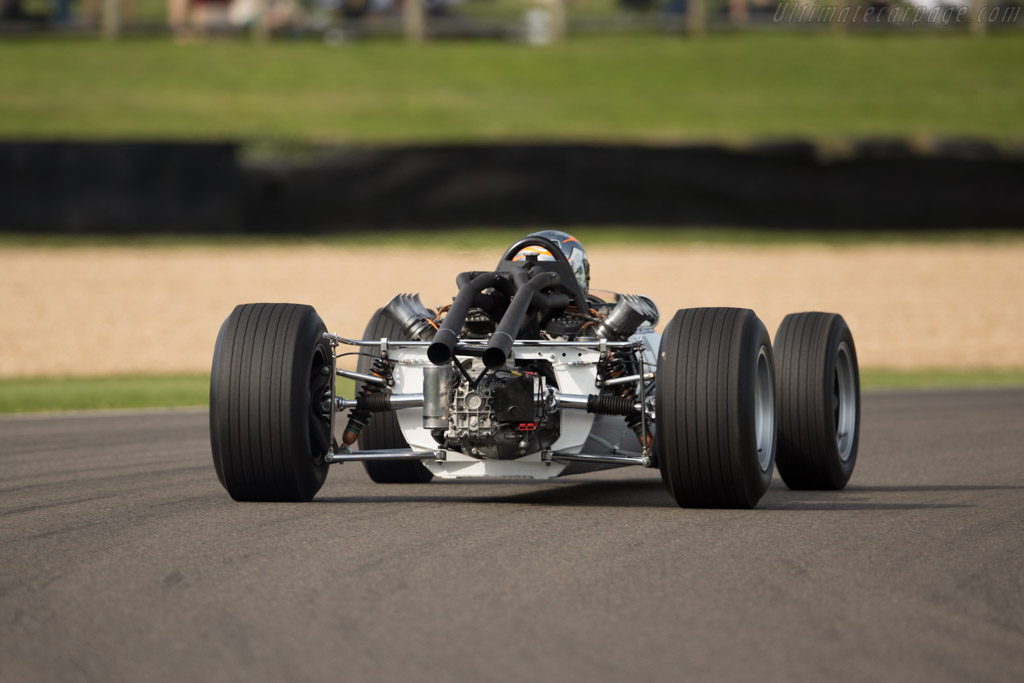 McLaren M2B Ford - Chassis: M2B-1 - Entrant: John Stafford - Driver: Rob Hall - 2015 Goodwood Revival