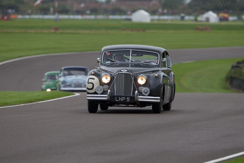 Jaguar MkVII  - Entrant / Driver Derek Hood - 2017 Goodwood Revival