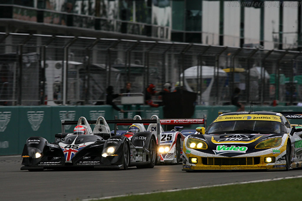 Erdos fighting through traffic - Chassis: B0540-HU05 - Entrant: RML - 2007 Le Mans Series Nurburgring 1000 km