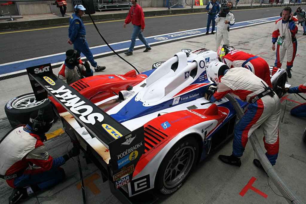Fuel and tires for Charouz - Chassis: B0610-HU03 - Entrant: Charouz Racing System - 2007 Le Mans Series Nurburgring 1000 km