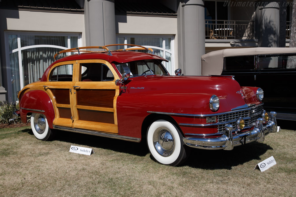 Chrysler Town and Country Sedan