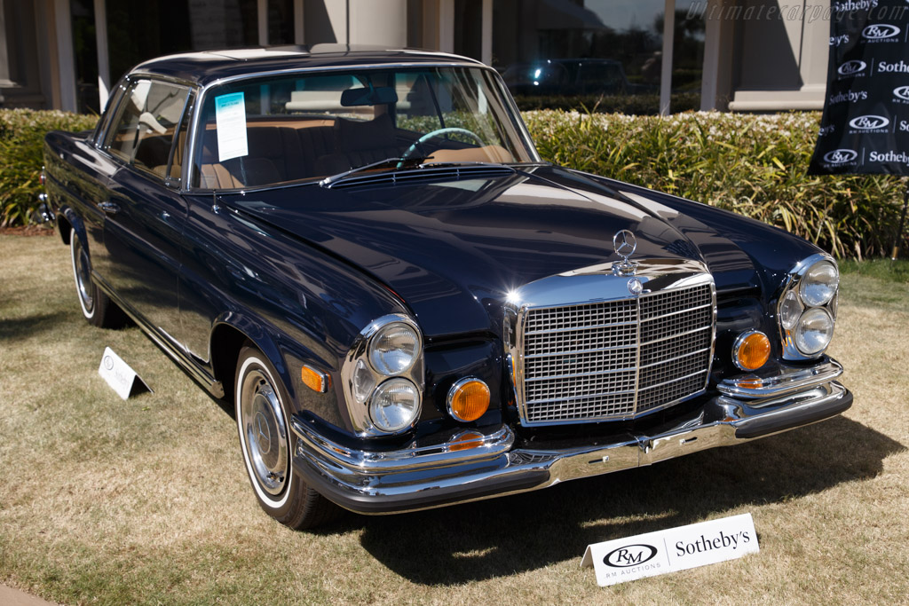 Mercedes-Benz 280 SE 3.5 Sunroof Coupe