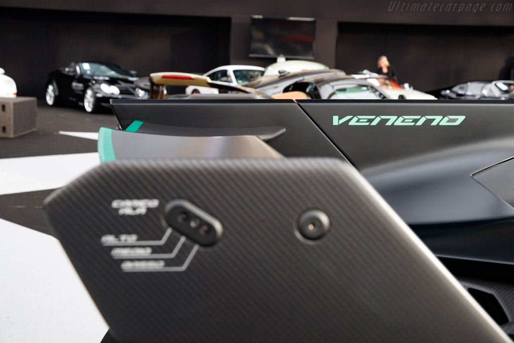 Lamborghini Veneno Roadster - Chassis: ZHWEB3ZD5FLA03002  - 2020 Retromobile