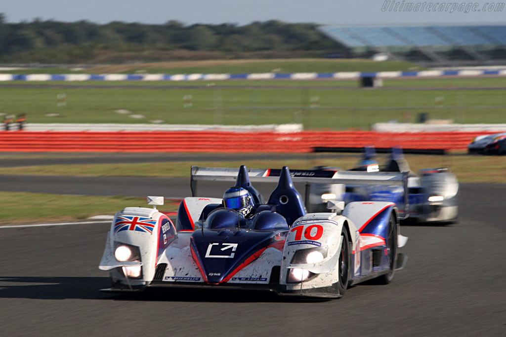 P1 07S overshadowed by the P2 Zyteks - Chassis: 07S-02 - Entrant: Arena Motorsport - 2007 Le Mans Series Silverstone 1000 km