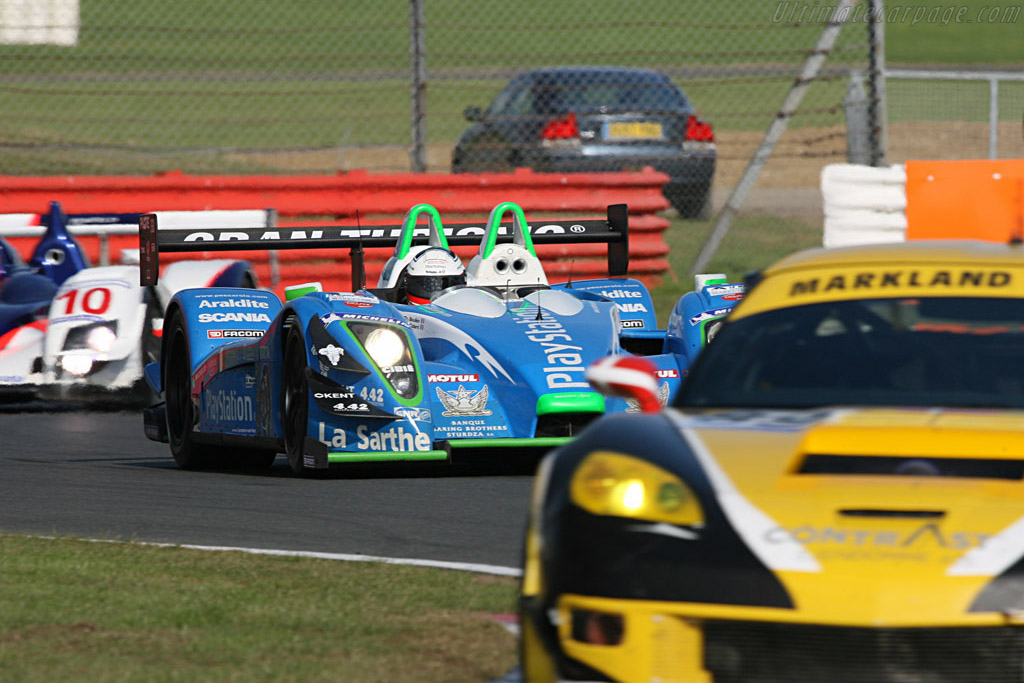 Pescarolo through traffic - Chassis: 01-05 - Entrant: Pescarolo Sport - 2007 Le Mans Series Silverstone 1000 km