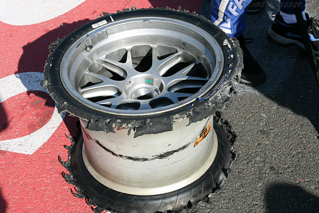 Yikes   - 2007 Le Mans Series Silverstone 1000 km