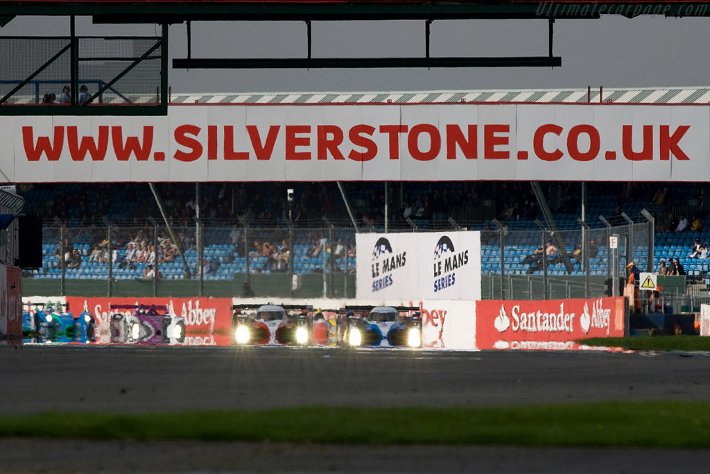 Off they go - Chassis: 908-03  - 2008 Le Mans Series Silverstone 1000 km