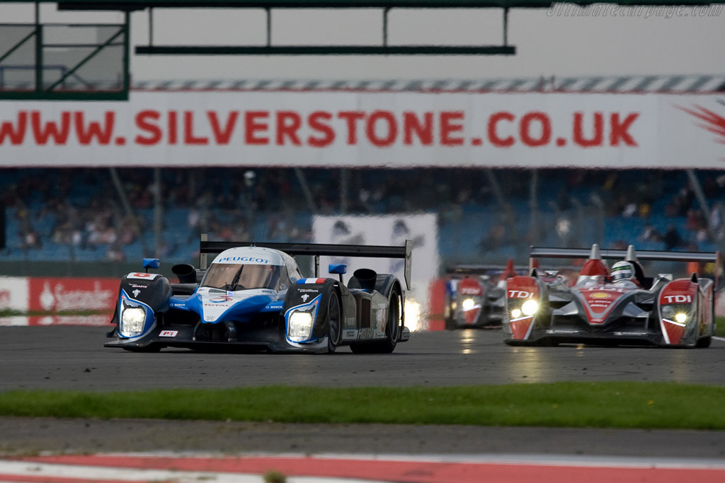 Peugeot - Audi - Audi after lap one - Chassis: 908-03  - 2008 Le Mans Series Silverstone 1000 km