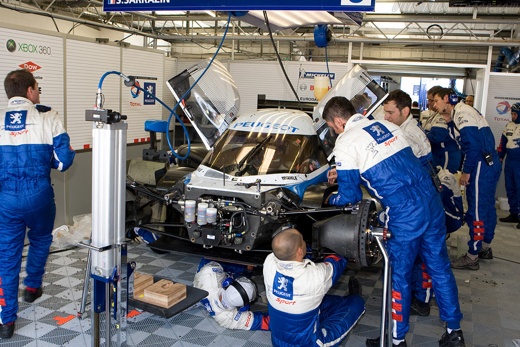 Sarrazin had the mechanics work hard - Chassis: 908-03  - 2008 Le Mans Series Silverstone 1000 km