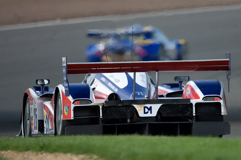 The dive into the complex - Chassis: B0880-HU03  - 2008 Le Mans Series Silverstone 1000 km