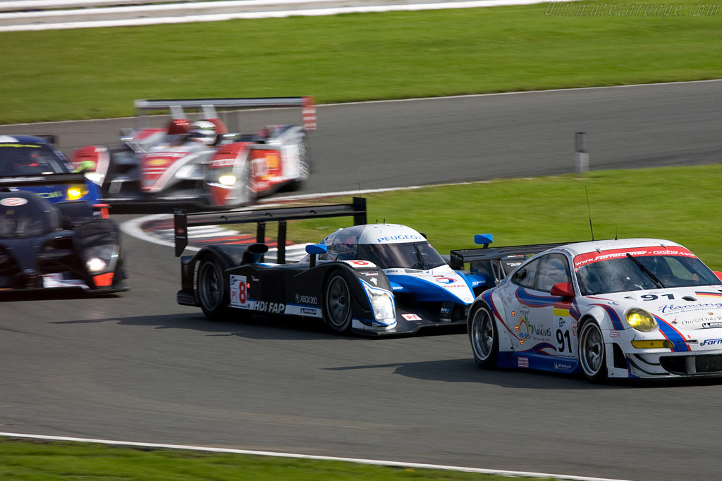 The fight for the lead - Chassis: 908-03  - 2008 Le Mans Series Silverstone 1000 km