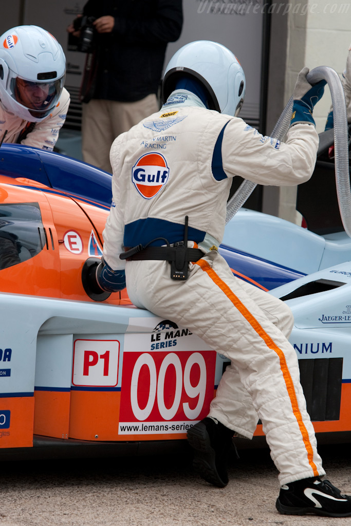 Refueling - Chassis: B0960-HU01S  - 2009 Le Mans Series Silverstone 1000 km
