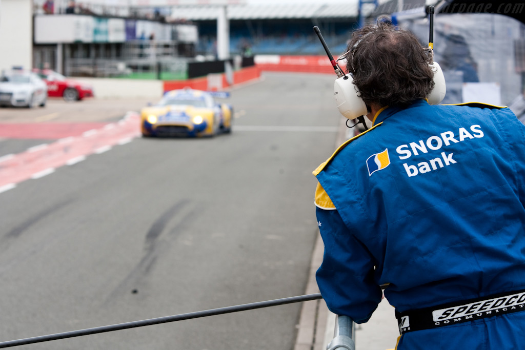 Spyker's homing beacon - Chassis: XL9AB01G37Z363190  - 2009 Le Mans Series Silverstone 1000 km