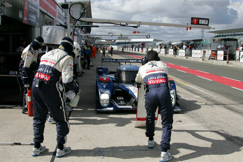 Peugeot stop   - 2010 Le Mans Series Silverstone 1000 km (ILMC)