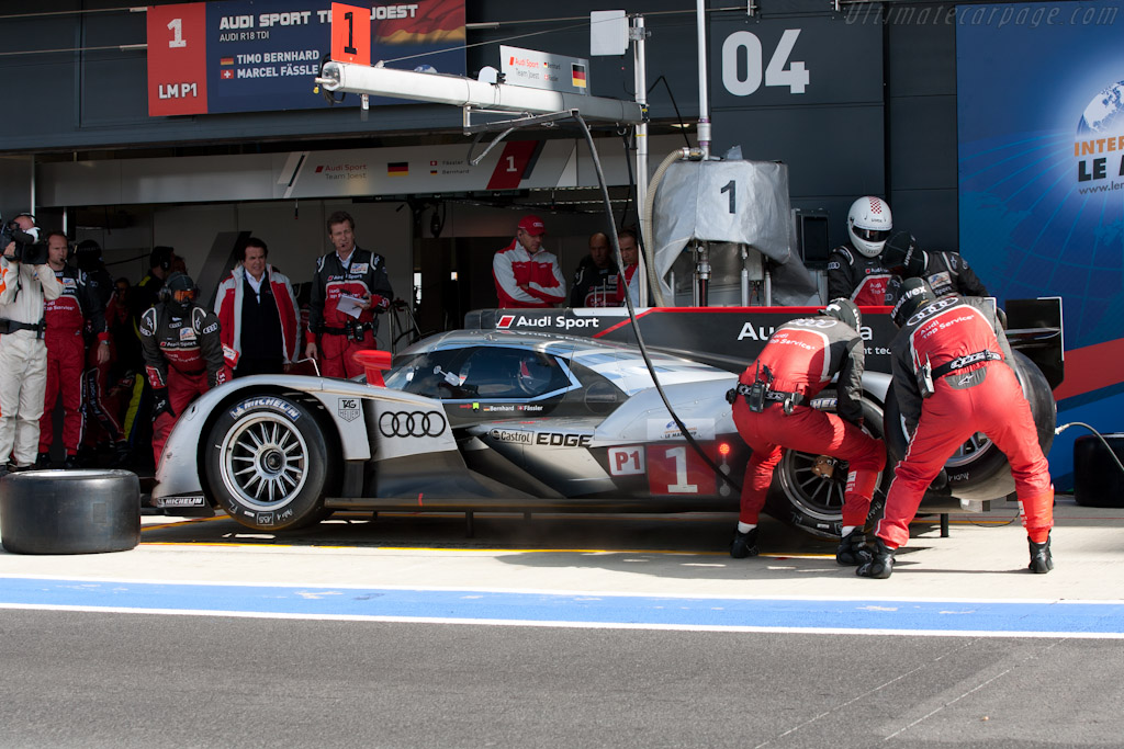 Audi stop - Chassis: 103  - 2011 Le Mans Series 6 Hours of Silverstone (ILMC)