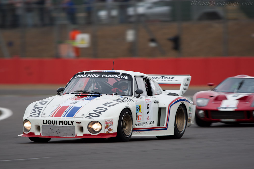 Porsche 935 - Chassis: 930 890 0016  - 2011 Le Mans Series 6 Hours of Silverstone (ILMC)