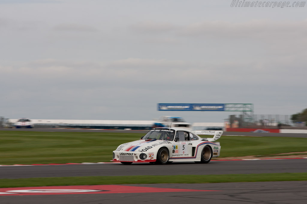 Porsche 935 - Chassis: 930 890 0016  - 2011 Le Mans Series 6 Hours of Silverstone (ILMC)