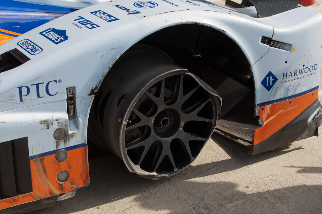 Puncture damge - Chassis: B0960-HU02S  - 2011 Le Mans Series 6 Hours of Silverstone (ILMC)