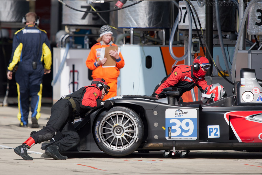 Pushed into the pit box - Chassis: B1140-HU02  - 2011 Le Mans Series 6 Hours of Silverstone (ILMC)