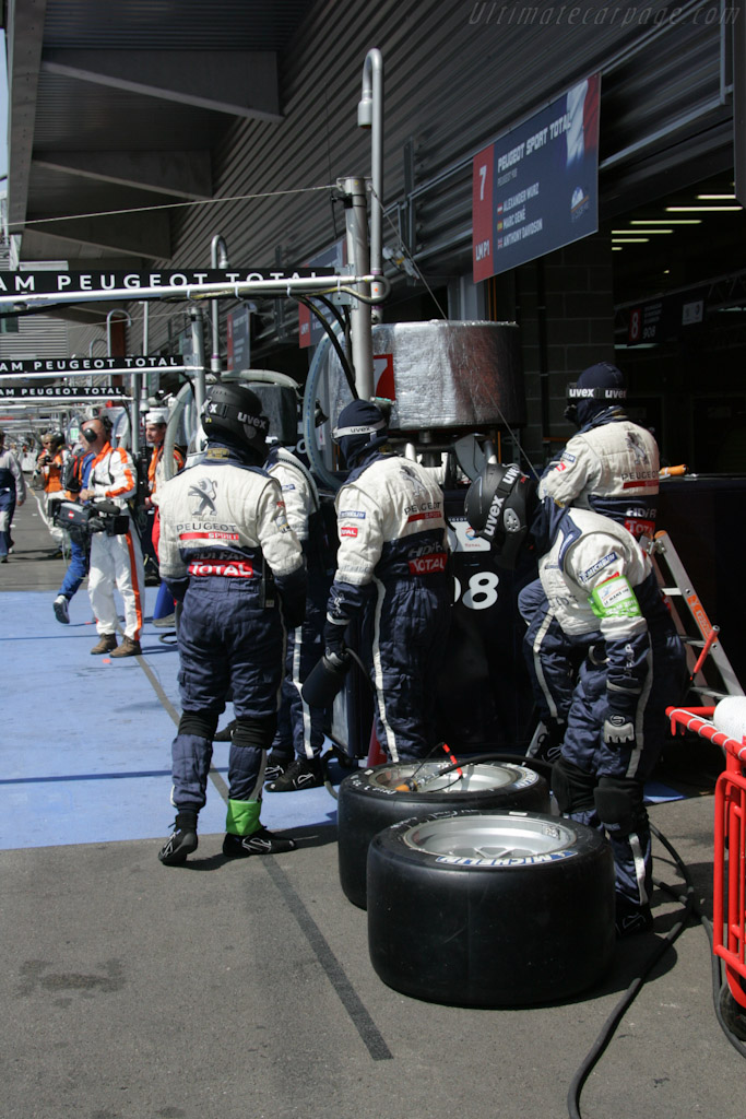 Awaiting the first stop   - 2011 Le Mans Series Spa 1000 km (ILMC)