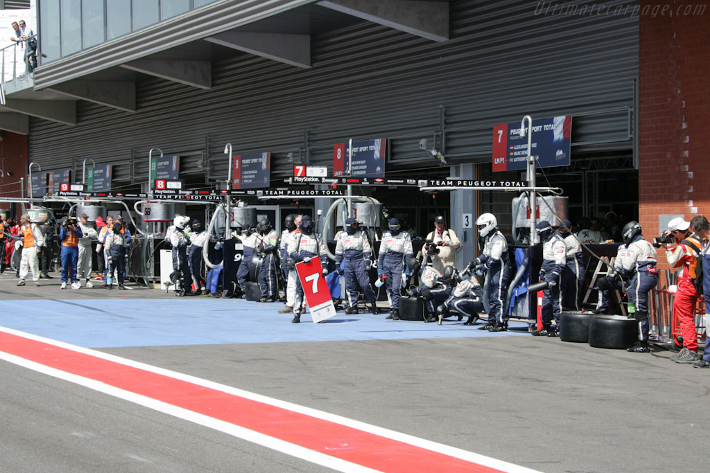 Awaiting the first stop   - 2011 Le Mans Series Spa 1000 km (ILMC)