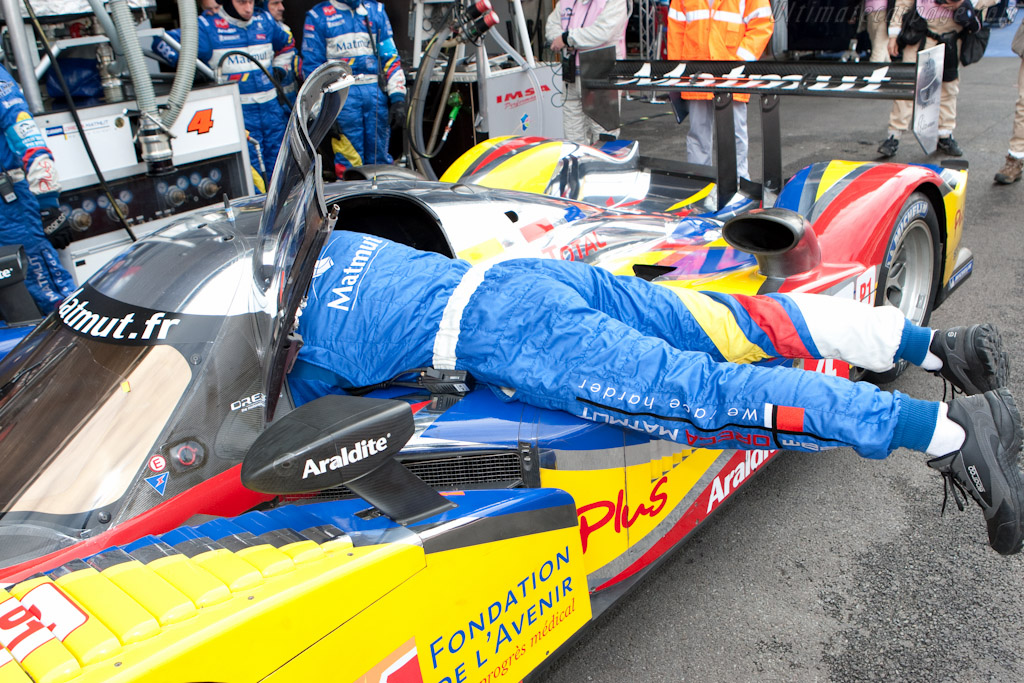Strapping in - Chassis: 908-04  - 2010 Le Mans Series Spa 1000 km