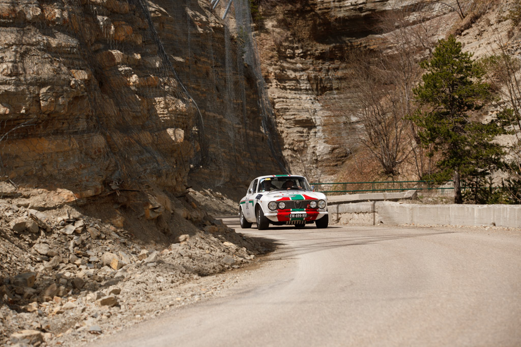 Alfa Romeo 2000 GTV  - Driver: Pierre Novikoff / Matthieu Lamoure - 2018 Tour Auto