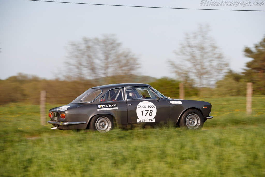 Alfa Romeo Giulia Sprint GT  - Driver: Olivier Pernaut / Margot Laffite - 2018 Tour Auto