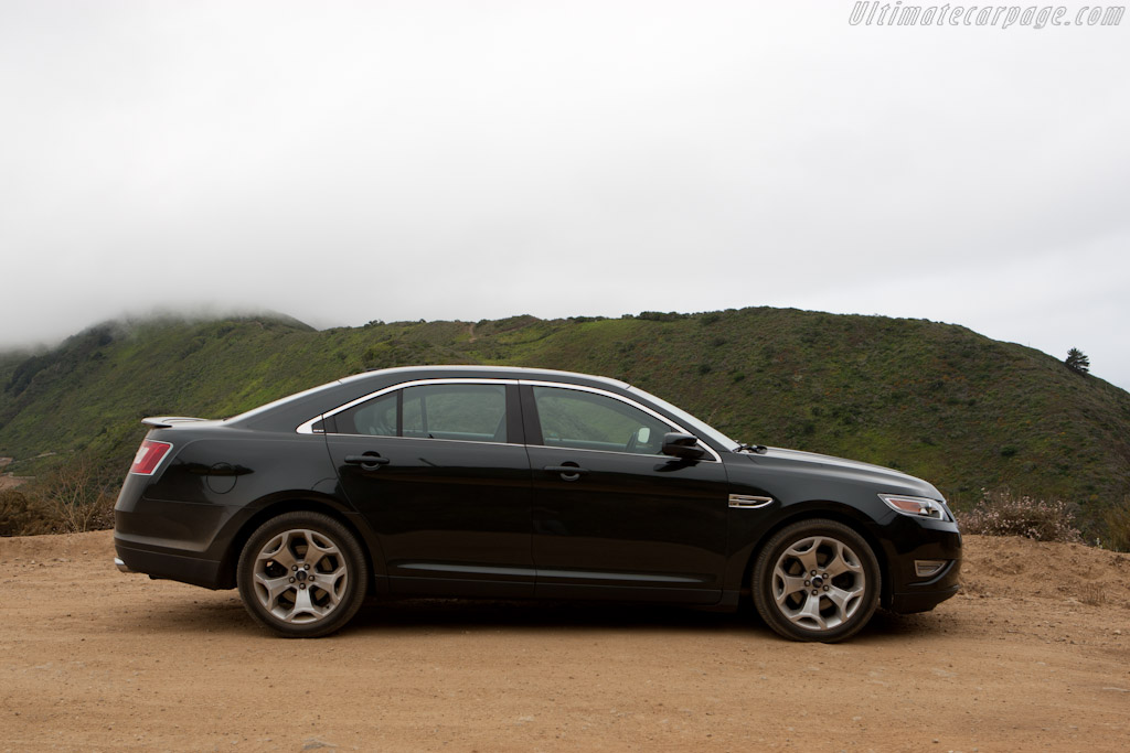 Ford Taurus SHO   - Ford Taurus SHO on Highway 1
