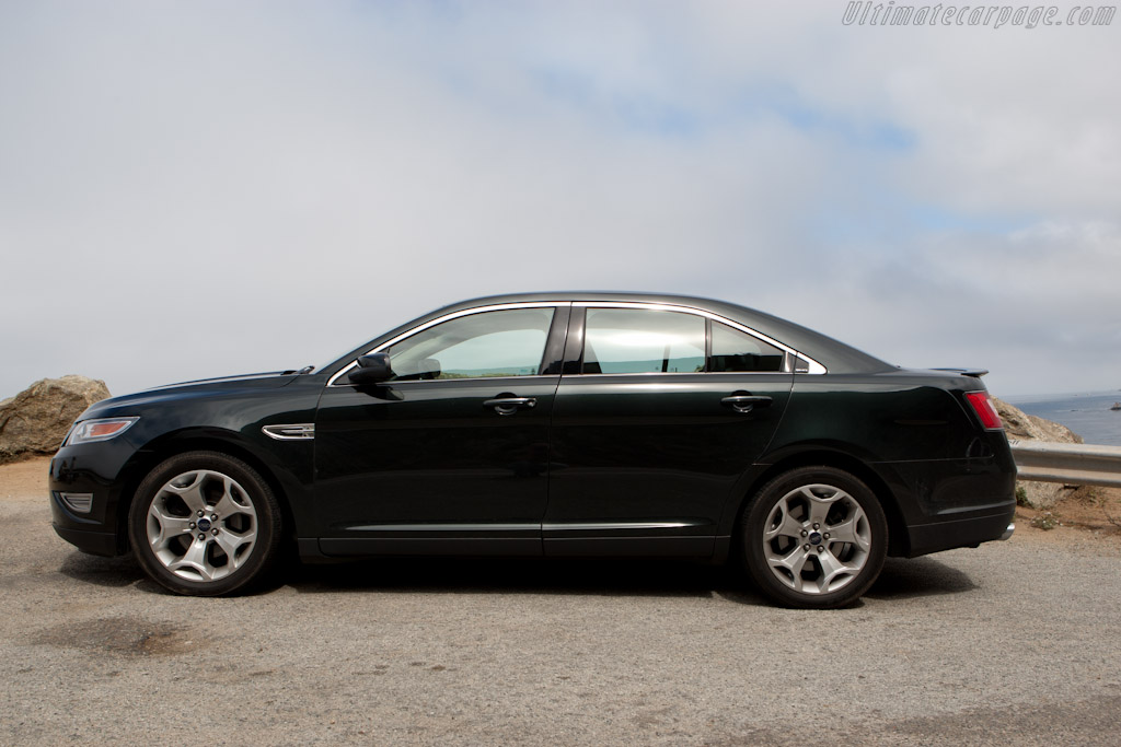 Ford Taurus SHO   - Ford Taurus SHO on Highway 1