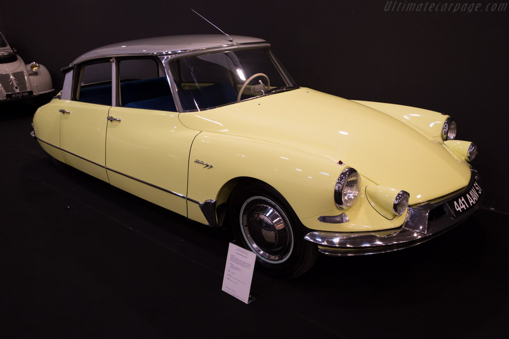 Citroën DS19 Berline  - Entrant: Lukas Hüni - 2015 Techno Classica